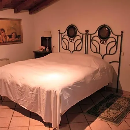 Couette-café La Bugia Di Tanzi 3*
